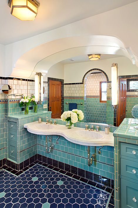 Дизайн классической ванной в арт деко бело зеленая