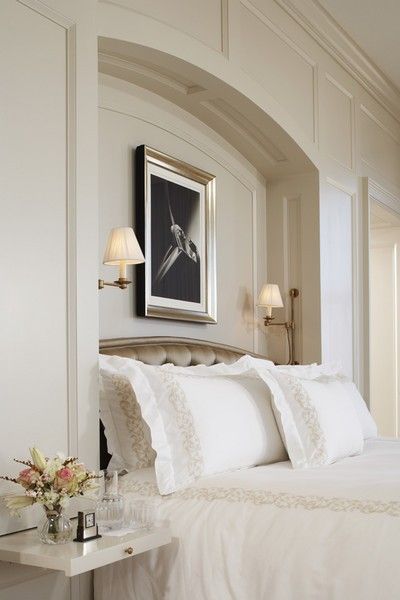 Дизайн белой спальни в современной классике