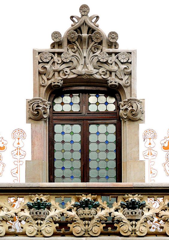 Дизайн окна дома в стиле Арт Нуво Модерн с каменным порталом