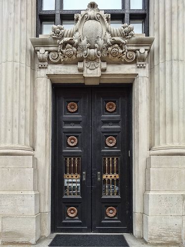 Дверной портал в здание стиль эклектика