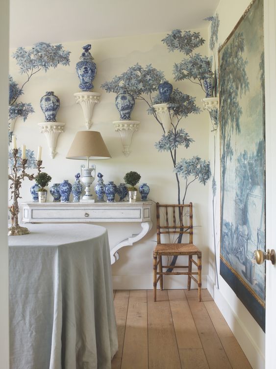 Декор комнаты синим цветом в стиле Гжель